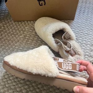 Ugg clog